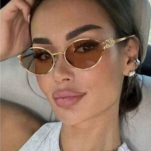 Oval Sunglasses - Fashion Women's Accessories